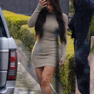 Exclusif - Kim Kardashian quitte la "Baby shower" de sa soeur Khloé à l'hôtel Bel Air de Beverly Hills le 10 mars 2018.