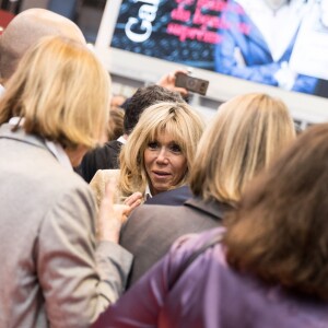 Le président de la République française Emmanuel Macron, sa femme Brigitte Macron et la ministre de la Culture Françoise Nyssen inaugurent la 38ème édition du salon Livre au parc des expositions à Paris, le 15 mars 2018. © Cyril Moreau/Bestimage