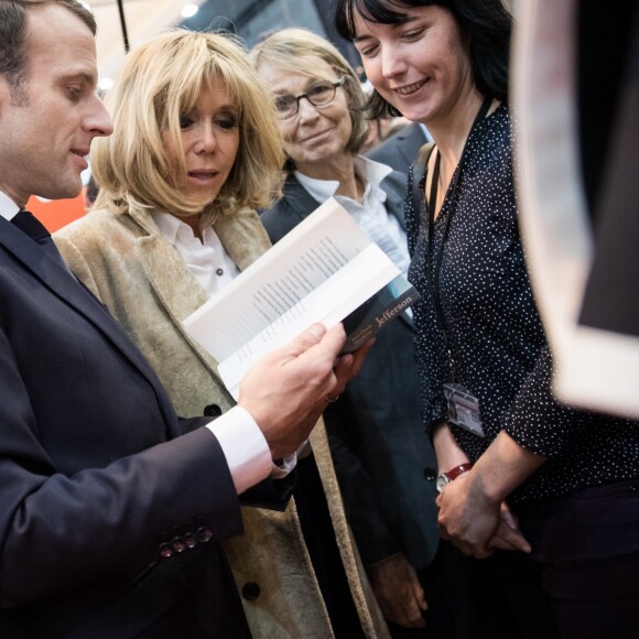 Le président de la République française Emmanuel Macron, sa femme Brigitte Macron et la ministre de la Culture Françoise Nyssen inaugurent la 38ème édition du salon Livre au parc des expositions à Paris, le 15 mars 2018. © Cyril Moreau/Bestimage