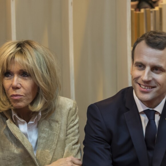 Le président de la République française Emmanuel Macron, sa femme Brigitte Macron et la ministre de la Culture Françoise Nyssen inaugurent la 38ème édition du salon Livre au parc des expositions à Paris, le 15 mars 2018. © Gilles Rolle/Pool/Bestimage