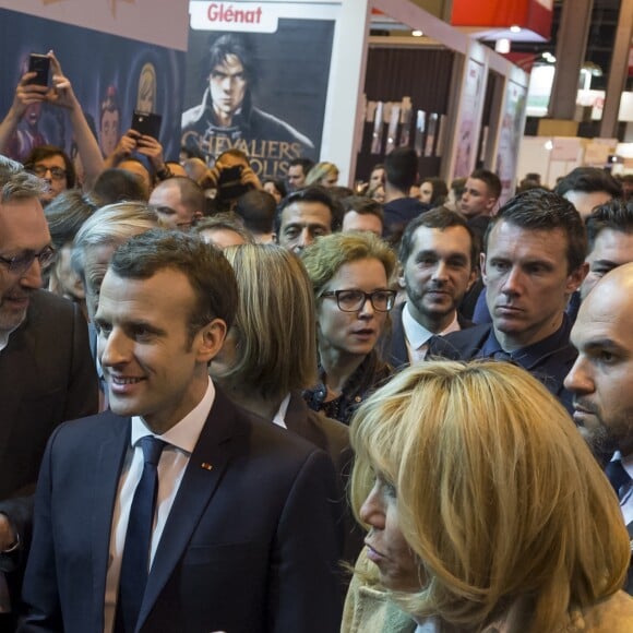 Le président de la République française Emmanuel Macron, sa femme Brigitte Macron et la ministre de la Culture Françoise Nyssen inaugurent la 38ème édition du salon Livre au parc des expositions à Paris, le 15 mars 2018. © Gilles Rolle/Pool/Bestimage