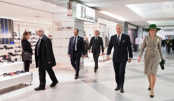 Le roi Philippe et la reine Mathilde de Belgique en visite d'état au Canada se baladent dans les galeries commerçantes souterraines de Montréal.