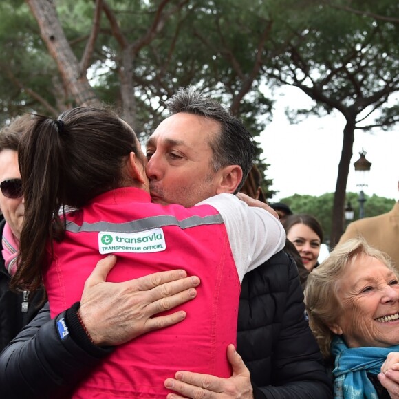 Daniel Ducruet, très ému, avec ses filles Pauline Ducruet et Linoué et Maguy Ducruet - Départ du 28ème Rallye Aïcha des Gazelles depuis la Place du Palais de Monaco à Monaco le 17 mars 2018. Les véhicules électriques ainsi que les équipages monégasques ont quitté la Principauté pour rejoindre les autres véhicules à Nice sur la Promenade des Anglais. © Bruno Bebert/Bestimage