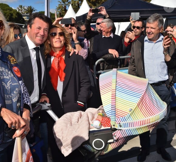 Christian Estrosi, le maire de Nice, et sa femme Laura Tenoudji avec leur fille Bianca - Départ du 28ème Rallye Aicha des Gazelles depuis la Promenade des Anglais à Nice le 17 mars 2018. © Bruno Bebert/Bestimage