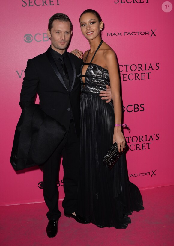 Nicolas Duvauchelle et sa compagne Anouchka Alsif lors du photocall du Victoria's Secret Fashion 2016 au Grand Palais à Paris, France, le 30 novembre 2016. © BOV/Bestimage