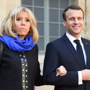 Emmanuel Macron et son épouse Brigitte à l'Académie française à Paris, France, la 20 mars 2018. Le chef de l'État a énuméré une trentaine de mesures destinées à renforcer "la place et le rôle" de la langue française et du plurilinguisme dans le monde. © Christian Liewig/Pool/Bestimage