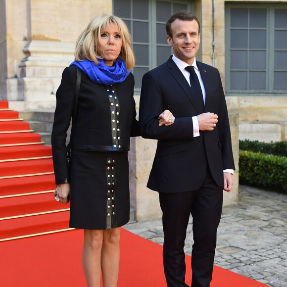 Emmanuel Macron et son épouse Brigitte à l'Académie française à Paris, France, la 20 mars 2018. Le chef de l'État a énuméré une trentaine de mesures destinées à renforcer "la place et le rôle" de la langue française et du plurilinguisme dans le monde. © Christian Liewig/Pool/Bestimage