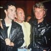 Johnny Hallyday en compagnie de Jean-Claude Jitrois et Gilles Lhote, le 15 novembre 1987.