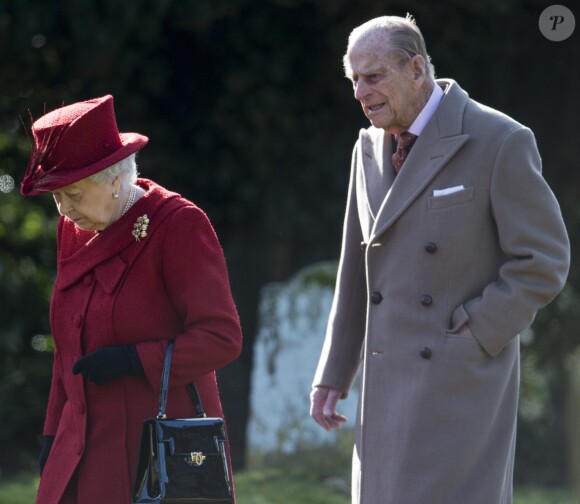 Le prince Philip, duc d'Edimbourg, avec la reine Elizabeth II le 4 février 2018 à la messe à l'église Saint-Mary près de Sandringham.