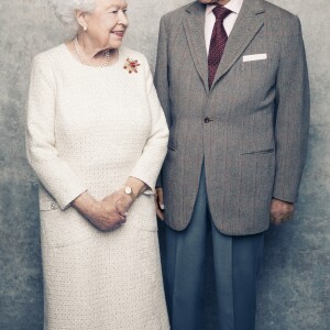 Portrait de la reine Elisabeth II d'Angleterre et du prince Philip, duc d'Edimbourg, pour leurs noces de platine à Londres, Royaume-Uni, le 3 novembre 2017. © Matt Holyoak / Camera Press / Bestimage