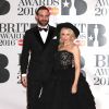 Kylie Minogue et son fiancé Joshua Sasse à la Cérémonie des BRIT Awards 2016 à l'O2 Arena à Londres, le 24 février 2016.