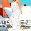 Exclusif - Eva Longoria, très enceinte, avec son mari José Baston sur une plage à Miami, le 26 mars 2018