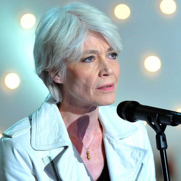Françoise Hardy - Enregistrement de l'émission "Vivement Dimanche", le 30 mars 2010 à Paris.