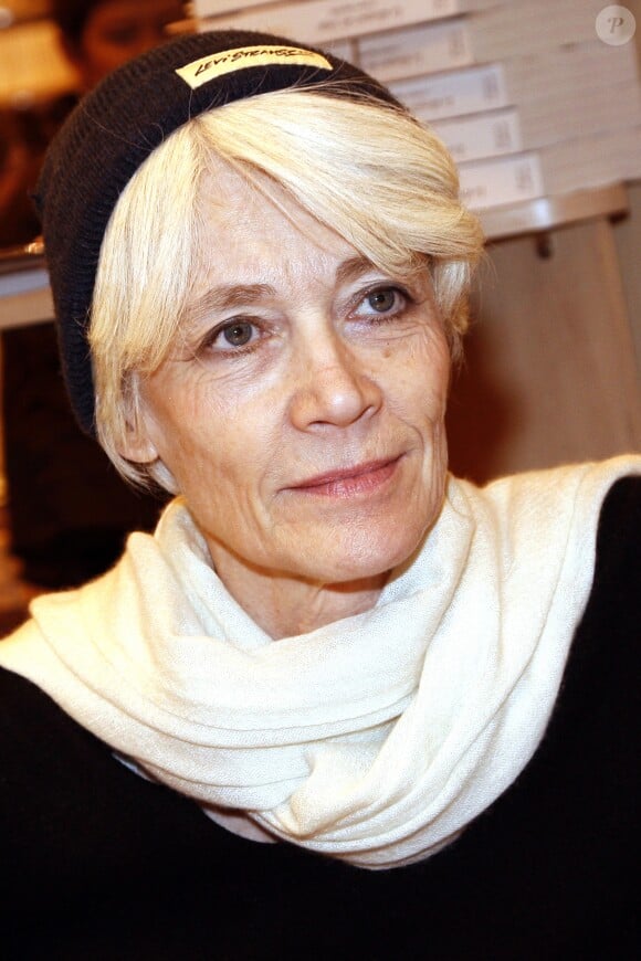 Françoise Hardy - Portraits au Salon du livre de Paris 2009.