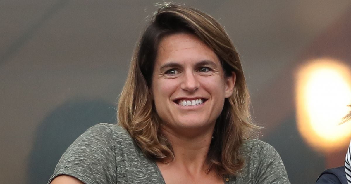 Amélie Mauresmo Lors Du Match Du Quart De Finale De L'UEFA Euro 2016 ...