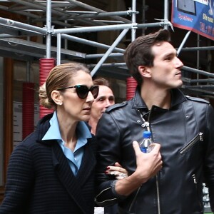 Exclusif - Céline Dion et son danseur Pepe Munoz sont allés déjeuner au restaurant italien Paparazzi au square de l'Opéra-Louis Jouvet et sont ensuite allés faire du shopping chez Dior avenue Montaigne et chez Balmain rue François 1er avant de revenir à l'hôtel Royal Monceau à Paris, France, le 8 août 2017.