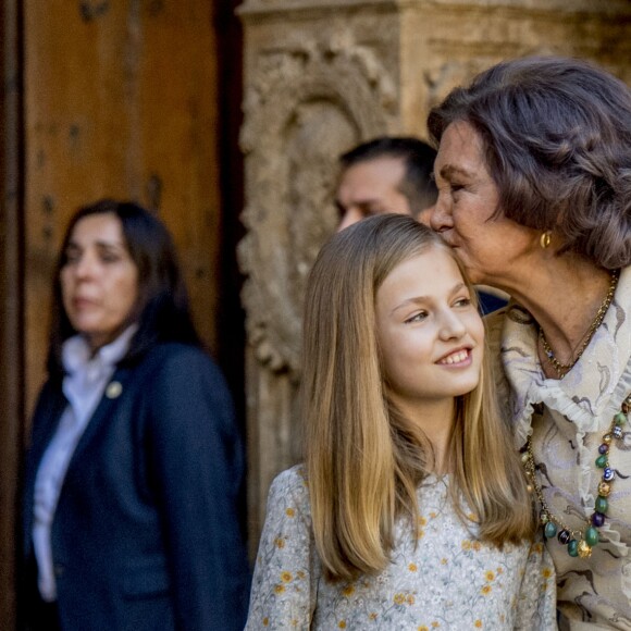 Le roi Felipe VI et la reine Letizia d'Espagne, leurs filles la princesse Leonor des Asturies et l'infante Sofia, ainsi que le roi Juan Carlos Ier et la reine Sofia étaient réunis à Palma de Majorque le 1er avril 2018 pour la messe de Pâques.