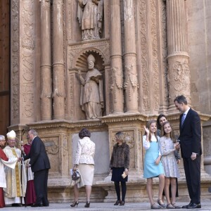 Le roi Felipe VI et la reine Letizia d'Espagne, leurs filles la princesse Leonor des Asturies et l'infante Sofia, ainsi que le roi Juan Carlos Ier et la reine Sofia étaient réunis à Palma de Majorque le 1er avril 2018 pour la messe de Pâques.