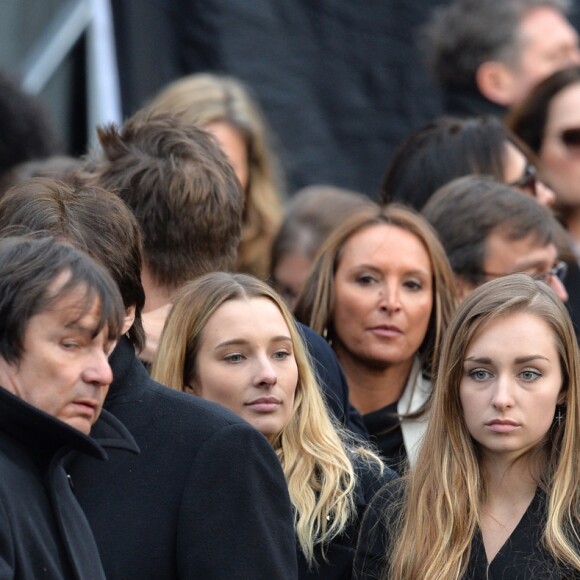 Sylvie Vartan, Ilona, Emma Smet, Estelle Lefébure - Sorties de l'église de la Madeleine après les obsèques de Johnny Hallyday à Paris le 9 décembre 2017. © Veeren / Bestimage 