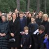 La princesse Irène de Grèce, la reine Sofia d'Espagne, la princesse Alexia de Grèce, l'infante Cristina d'Espagne, le prince Paul et la princesse Marie-Chantal de Grèce et leur fils Aristídis Stávros de Grèce au cimetière du Palais Tatoi à Athènes le 6 mars 2014 lors d'une cérémonie commémorant le 50e anniversaire de la mort du roi Pavlos (Paul).