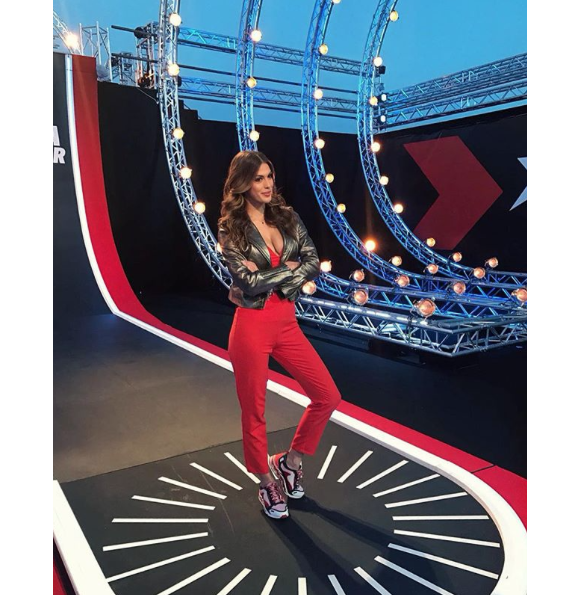 Iris Mittenaere, sexy dans les coulisses de Ninja Warrior 3, le 4 avril 2018 à Cannes.