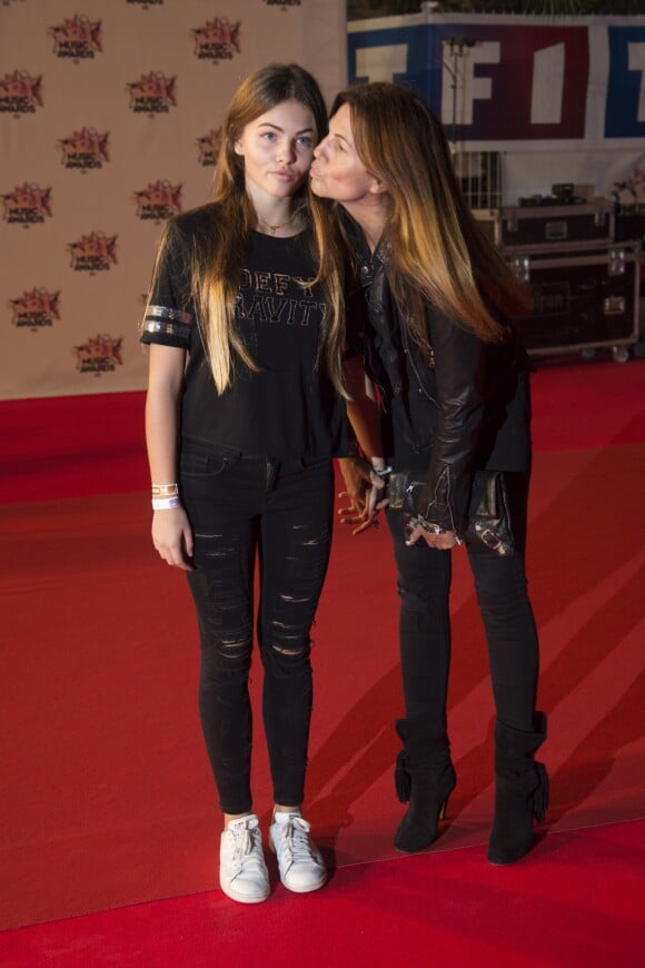 Véronika Loubry et sa fille Thylane Blondeau à la 17ème cérémonie des NRJ Music Awards 2015 au Palais des Festivals à Cannes, le 7 novembre 2015.