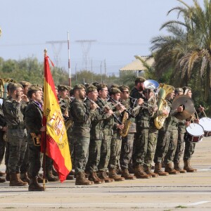 Le roi Felipe VI d'Espagne en déplacement sur la base militaire El Copero à Dos Hermanas, près de Séville, le 4 avril 2018