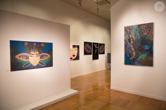Exclusif - Vernissage de l'exposition "Pluie d'étoiles" de la peintre Myriam Ghilan à la Galerie 89, à Paris le 29 mars 2018. © Cyril Moreau/Bestimage