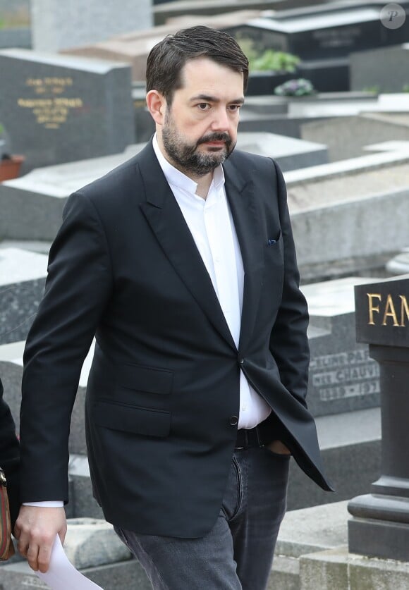 Jean-François Piège lors des obsèques de Véronique Colucci au cimetière communal de Montrouge, le 12 avril 2018