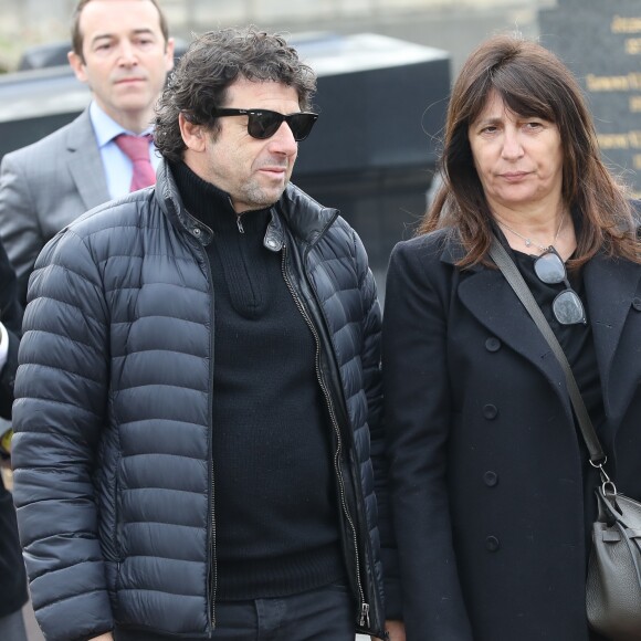 Patrick Bruel et Anne Marcassus lors des obsèques de Véronique Colucci au cimetière communal de Montrouge, le 12 avril 2018.