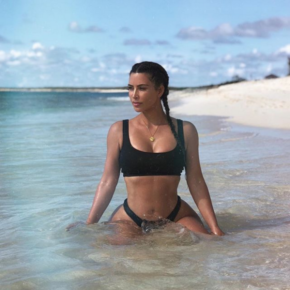 Kim Kardashian aux îles Turques-et-Caïques. Avril 2018.