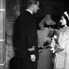 La princesse Elizabeth et le prince Philip, le 26 octobre 1946 au mariage de Lord Brabourne et Patricia Mountbatten.