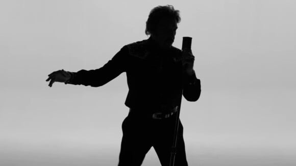 Johnny Hallyday - De l'amour - un clip sublime réalisé par Mathieu César, en 2015.