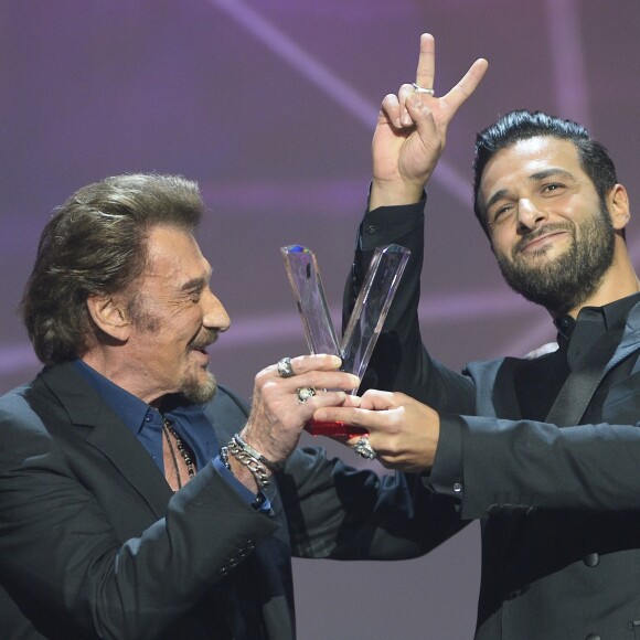 Johnny Hallyday et Maxim Nucci (Yodelice) - Victoire Album de Chansons pour "De l'Amour" - Cérémonie des 31 èmes Victoires de la Musique au Zénith de Paris le 12 février 2016 © Guirec Coadic / Bestimage