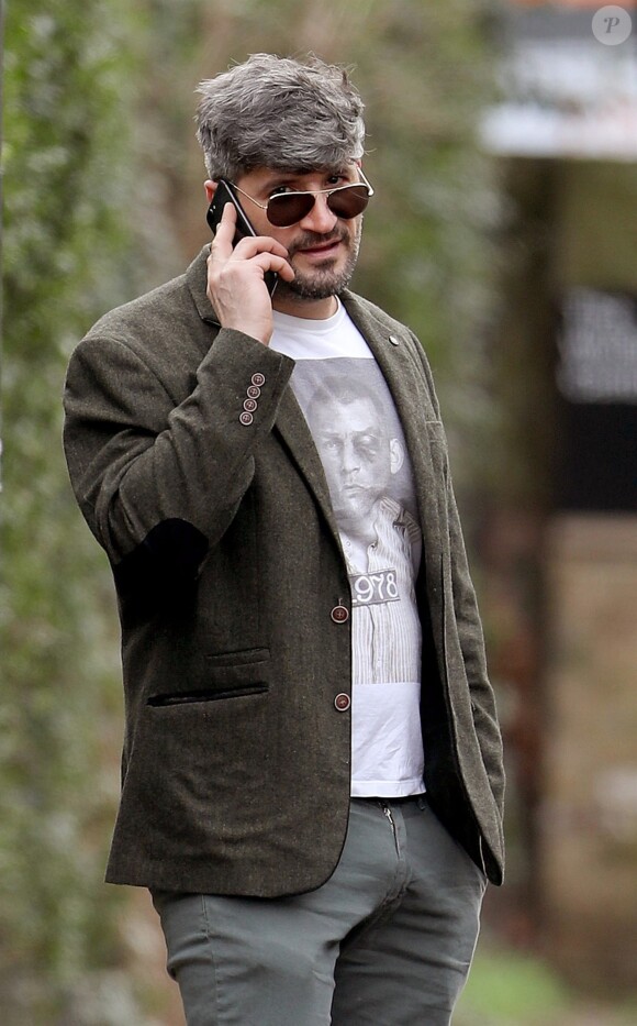Exclusif - Fadi Fawaz (le dernier compagnon de George Michael) au téléphone dans les rues de Londres le 14 mars 2018.