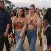 Exclusif - Les soeurs Gigi et Bella Hadid à Coachella à Indio le 16 avril 2018.