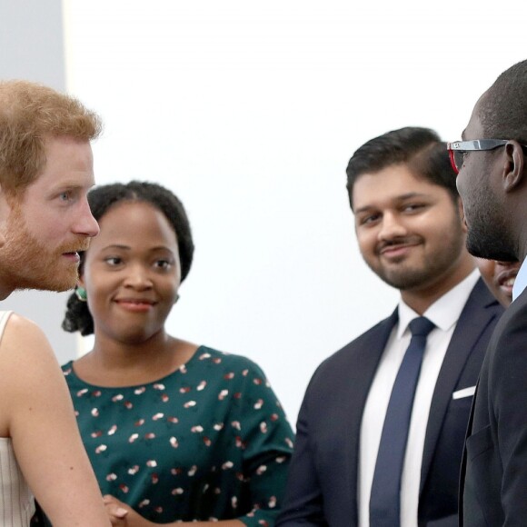 Le prince Harry et sa fiancée Meghan Markle lors d'une réception du forum des jeunes pendant le Commonwealth Heads of Government Meeting à Londres le 18 avril 2018.