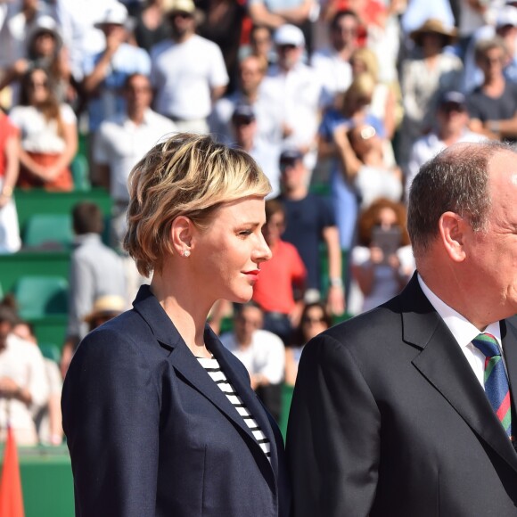 La princesse Charlene de Monaco et le prince Albert II de Monaco durant la finale du Rolex Monte Carlo Masters 2018 qui a opposé l'Espagnol Rafael Nadal au japoais Kei Nishikori au Monte Carlo Country Club à Roquebrune Cap Martin le 21 avril 2018. Rafael Nadal a remporté pour la 11eme fois le tournoi en battant son adversaire en 2 sets. © Bruno Bebert/Bestimage