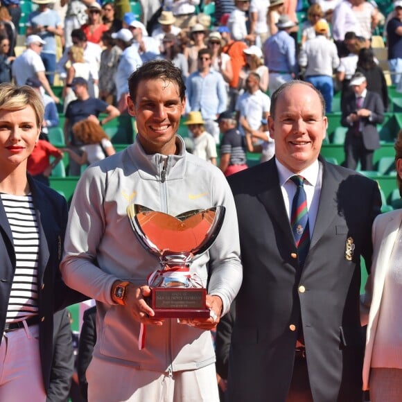 La princesse Charlene de Monaco, Rafael Nadal, le prince Albert II de Monaco et la baronne Elisabeth Ann de Massy durant la finale du Rolex Monte Carlo Masters 2018 qui a opposé l'Espagnol Rafael Nadal au Japoais Kei Nishikori au Monte Carlo Country Club à Roquebrune Cap Martin le 21 avril 2018. Rafael Nadal a remporté pour la 11eme fois le tournoi en battant son adversaire en 2 sets. © Bruno Bebert/Bestimage