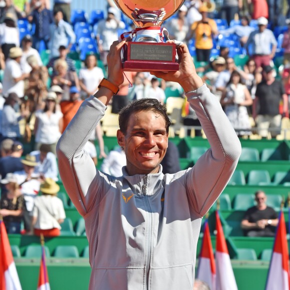 Rafael Nadal remporte la finale du Rolex Monte Carlo Masters 2018 qui l'a opposé au Japonais Kei Nishikori au Monte Carlo Country Club à Roquebrune Cap Martin le 21 avril 2018. Rafael Nadal a remporté pour la 11eme fois le tournoi en battant son adversaire en 2 sets. © Bruno Bébert/Bestimage