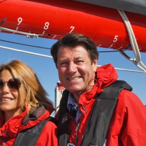 Exclusif - Christian Estrosi, le maire de Nice et sa femme Laura Tenoudji ont embarqué sur le bateau de Francis Joyon, "Idec" dans le cadre de la Nice UltiMed à Nice le 30 avril 2018. Pour la 1ère fois dans la Baie des Anges, une course va confronter l'élite des skippers de la Course au Large, sur les plus grands bateaux de course à la voile au monde : les Ultimes. © Bruno Bebert / Bestimage