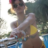 Rihanna : Canon en bikini, elle dévoile ses vergetures