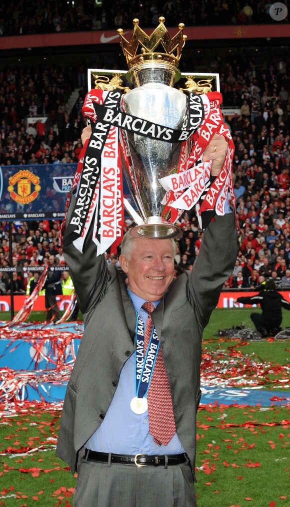 Alex Ferguson - Manchester United remporte pour la 11e fois a coupe Premiership, en 2009