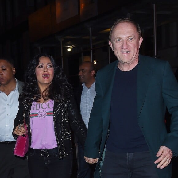 Salma Hayek et son mari François-Henri Pinault assistent à la soirée d'ouverture de la nouvelle boutique Gucci dans le quartier de Soho à New York, le 5 mai 2018.