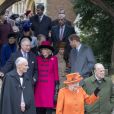  Meghan Markle et le prince Harry avec la famille royale autour de la reine Elizabeth II pour la messe de Noël le 25 décembre 2018 à Sandringham. 