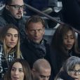 Hervé Renard et sa fille Candide dans les tribunes du parc des Princes lors du au match de football de Ligue 1 Paris Saint-Germain contre Espérance sportive Troyes Aube Champagne à Paris, France, le 19 novembre 2017. © Cyril Moreau/Bestimage