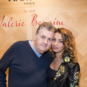 Exclusif - Pierre Ménès et sa compagne Mélissa Acosta - Lancement de la collection capsule "Max & Moi vu par Valérie Benaïm" à Paris, le 20 octobre 2017. © Cyril Moreau/Bestimage