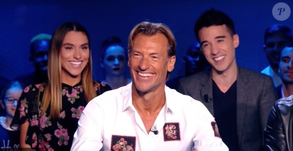 Candide Renard et son père Hervé Renard sur le plateau de l'émission Télé Foot sur TF1 à Paris le 19 novembre 2017  © TF1 / Bestimage