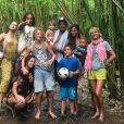 Yannick Noah entouré de tous ses enfants et petits-enfants, mais aussi de sa femme Isabelle Camus, à Hawaï. Photo publiée par Jenaye Noah sur Instagram le 13 mai 2018.