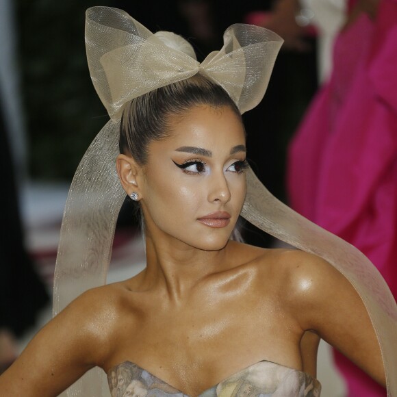 Ariana Grande Met Gala (Met Ball, Costume Institute Benefit) 2018 célébrant l'ouverture de l'exposition Heavenly Bodies: Fashion and the Catholic Imagination, au Metropolitan Museum of Art à New York, le 7 mai 2018. © Charles Guerin / Bestimage